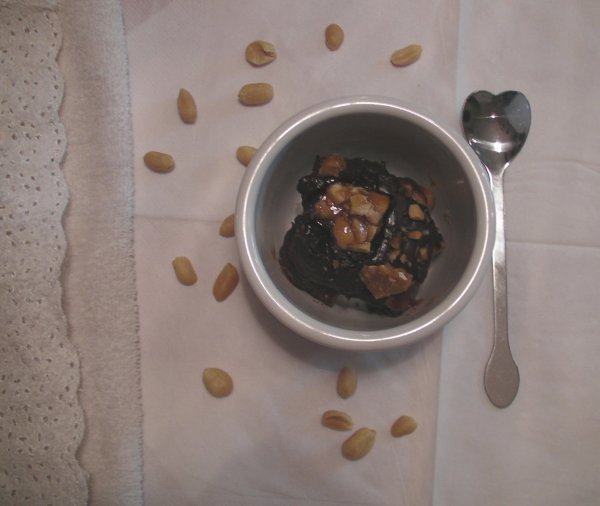 Gluténmentes mogyorós karamellszelet