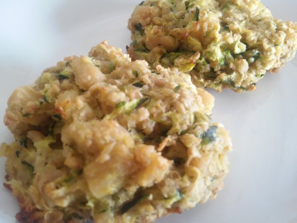 Cukkinis csibefasírt zabpehellyel