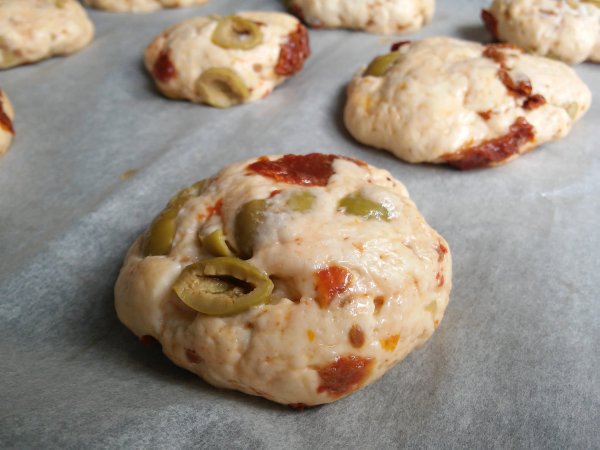 Olívás, aszalt paradicsomos puffancs | Gluténmentes, tejmentes recept Pink Dust blog